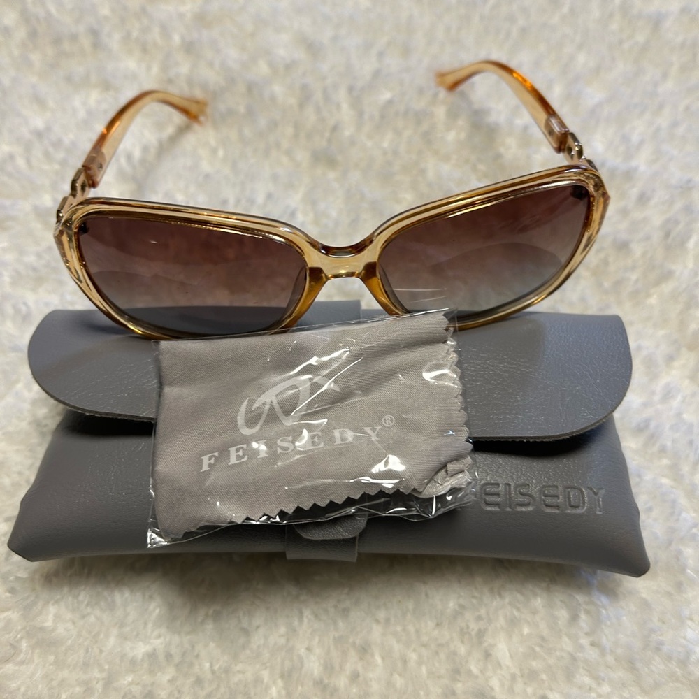 Feisedy Vintage Sunglasses 🕶️ New